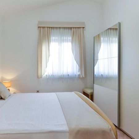 Apartments Villa Rosi Umag Exterior photo