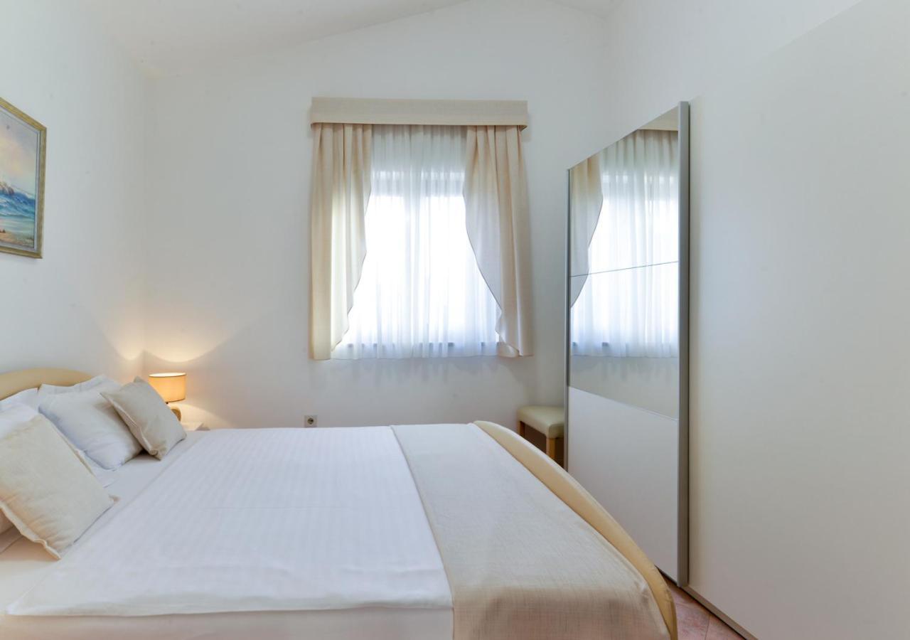 Apartments Villa Rosi Umag Exterior photo