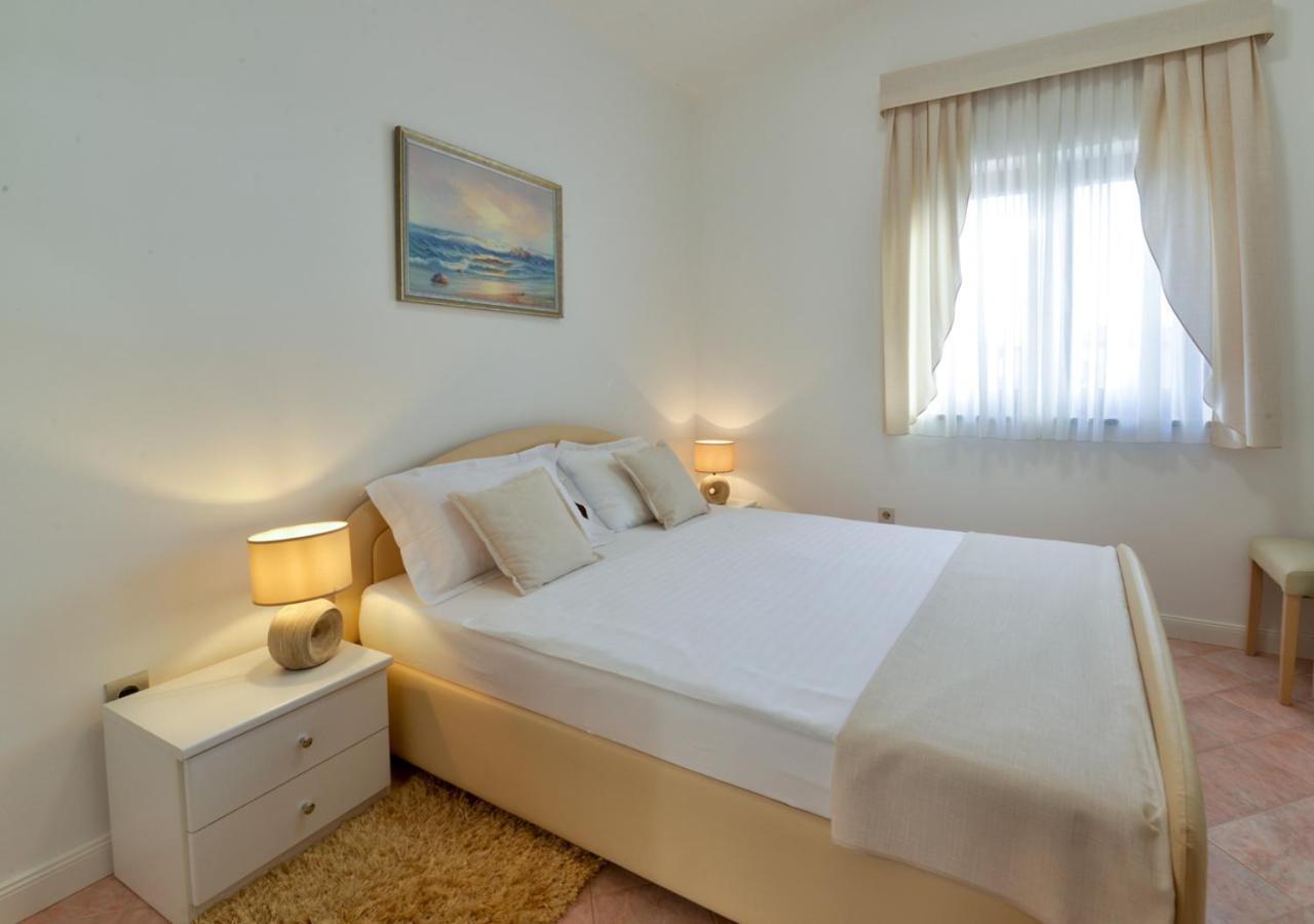 Apartments Villa Rosi Umag Exterior photo